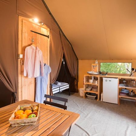 Huttopia Lac D'Aiguebelette Saint-Alban-de-Montbel Экстерьер фото