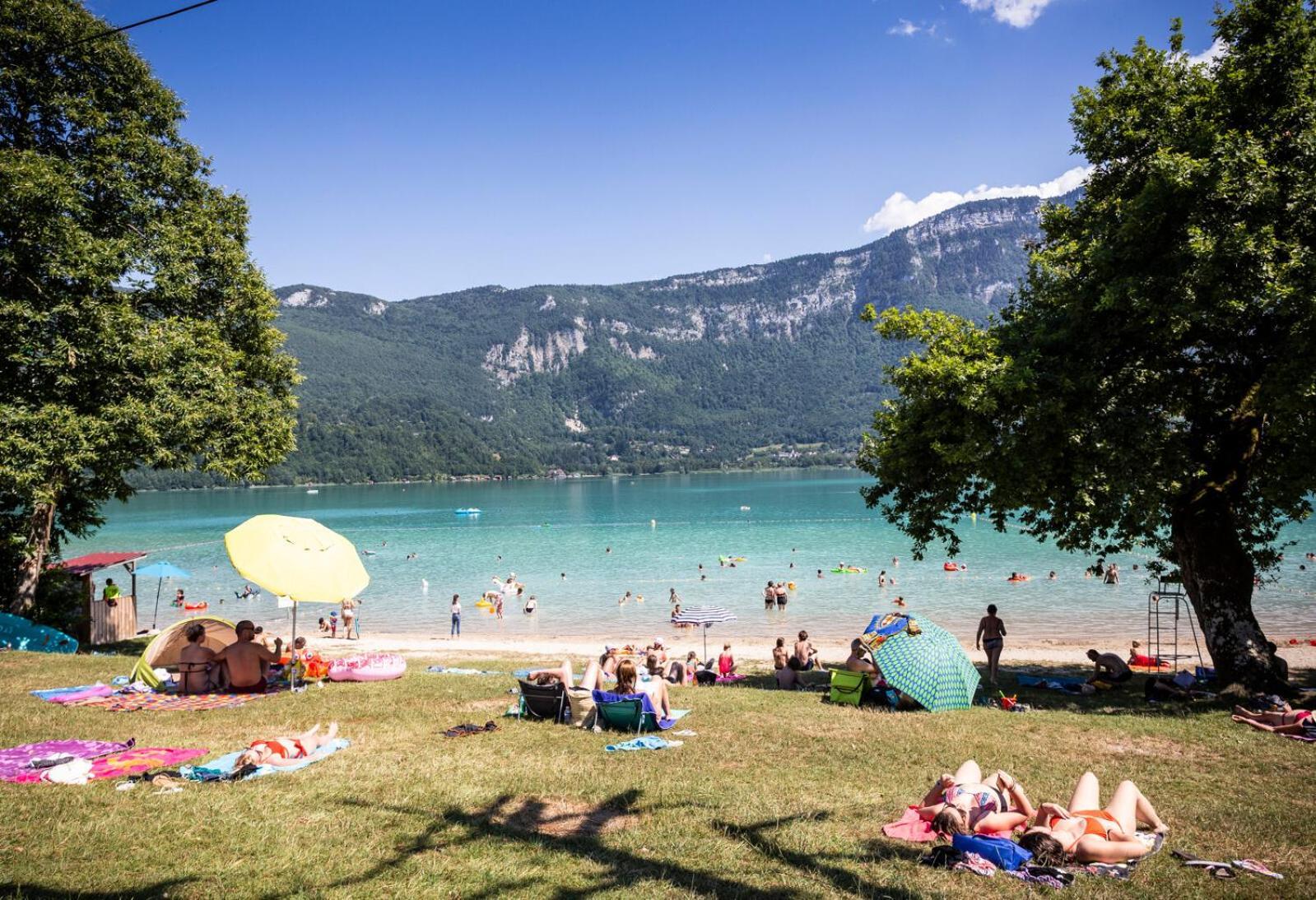 Huttopia Lac D'Aiguebelette Saint-Alban-de-Montbel Экстерьер фото